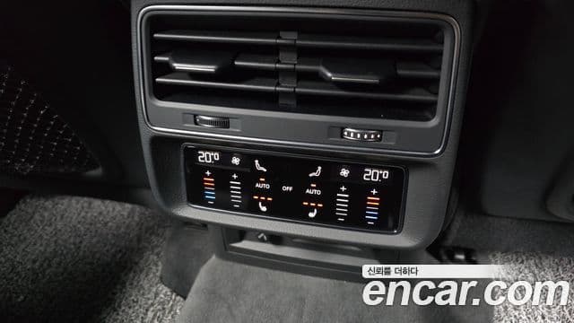 Audi Q7 2021 — Фото 19/20