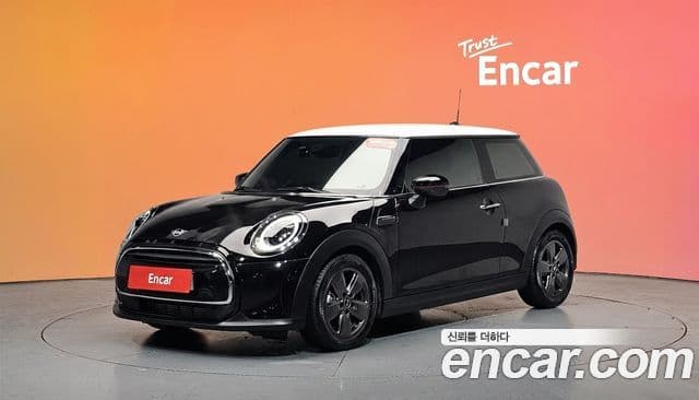 Mini Cooper 2022 — Фото 1/20