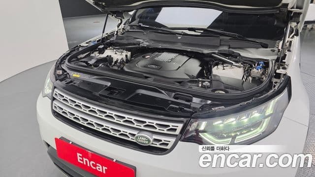 Land Rover Discovery 5 2019 — ფოტო 6/20