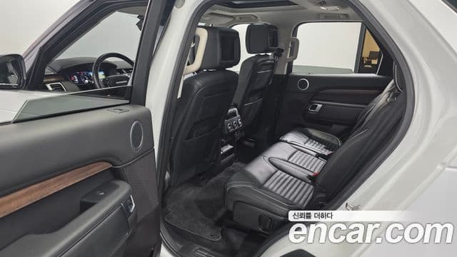 Land Rover Discovery 5 2019 — ფოტო 12/20