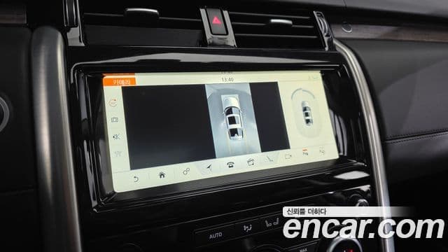 Land Rover Discovery 5 2019 — ფოტო 17/20