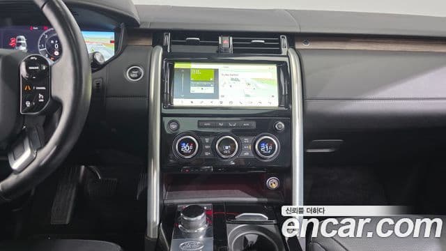 Land Rover Discovery 5 2019 — ფოტო 19/20
