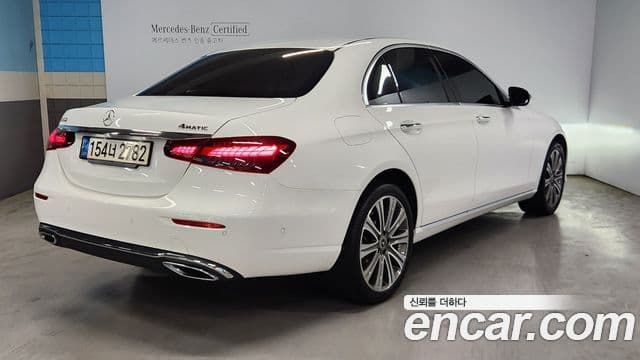 Mercedes-Benz E-Class 2023 — ფოტო 1/20