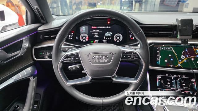 Audi A6 2021 — ფოტო 13/20