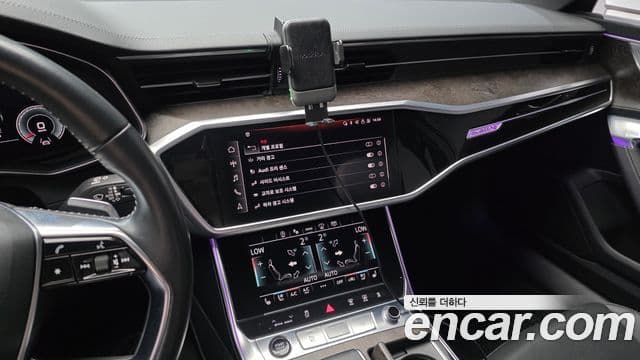 Audi A6 2021 — ფოტო 14/20