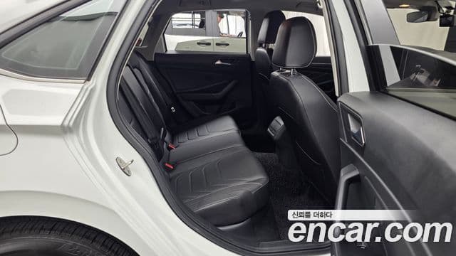 Volkswagen Jetta 2023 — Şəkil 12/20