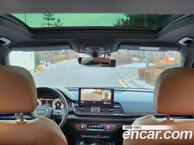 Audi Q5 2022 — ფოტო 8/20