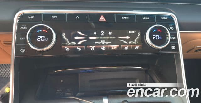 Genesis GV80 2021 — ფოტო 13/16
