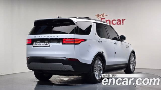 Land Rover Discovery 5 2019 — Фото 2/20