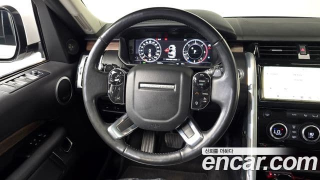 Land Rover Discovery 5 2019 — Фото 15/20