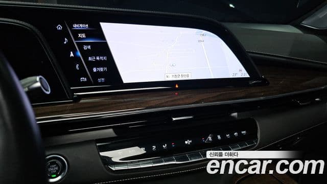 Cadillac Escalade 2023 — Şəkil 16/20