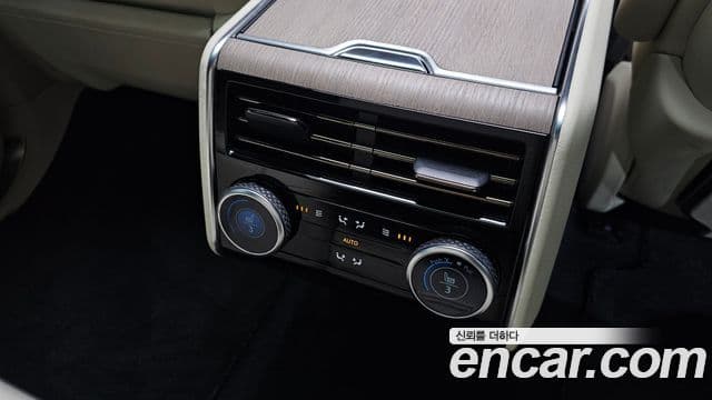 Land Rover Range Rover 2022 — Şəkil 19/20