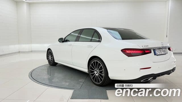Mercedes-Benz E-Class 2022 — Фото 3/20
