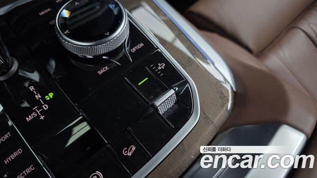 BMW X5 2021 — ფოტო 16/20