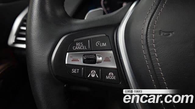 BMW X5 2021 — ფოტო 17/20