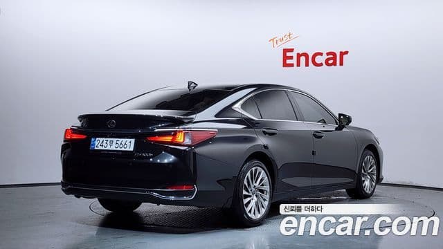 Lexus ES300h 2024 — Şəkil 2/20