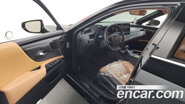 Lexus ES300h 2024 — Şəkil 10/20