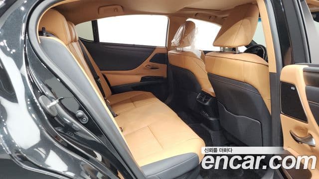 Lexus ES300h 2024 — Şəkil 11/20