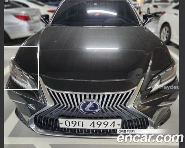 Lexus ES300h 2019 — ფოტო 1/16