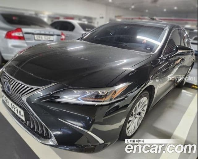 Lexus ES300h 2019 — ფოტო 2/16