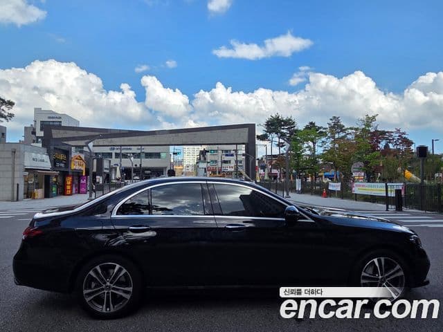 Mercedes-Benz E-Class 2021 — ფოტო 3/17