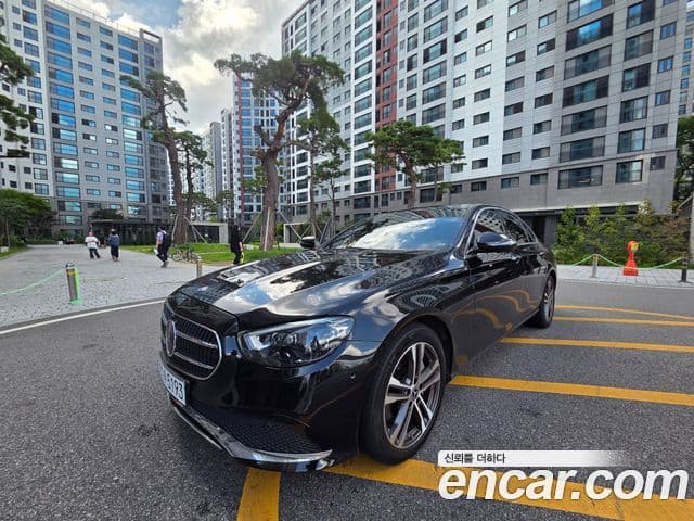 Mercedes-Benz E-Class 2021 — ფოტო 4/17
