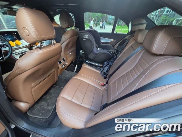 Mercedes-Benz E-Class 2021 — ფოტო 10/17