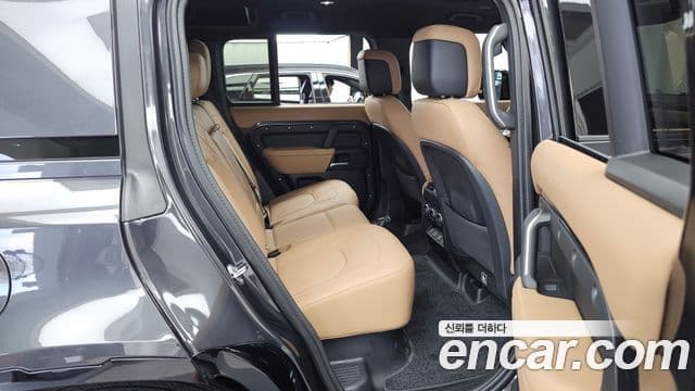 Land Rover Defender 2026 — Фото 12/20