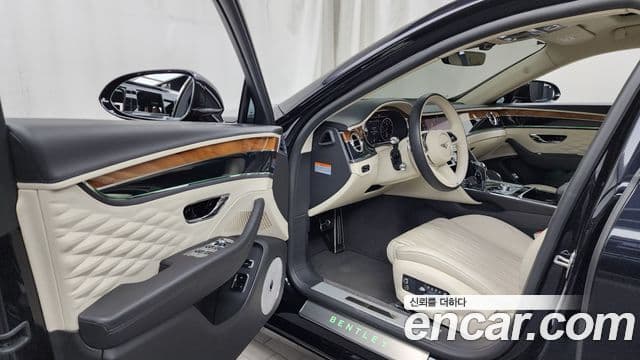 Bentley Flying Spur 2022 — Фото 10/20