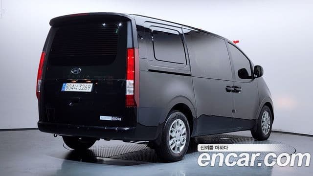 Hyundai Staria 2023 — Şəkil 2/20
