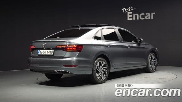 Volkswagen Jetta 2021 — Фото 2/20