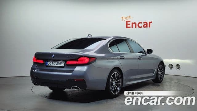 BMW 5 Series 2023 — ფოტო 1/20