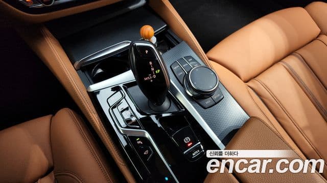 BMW 5 Series 2023 — ფოტო 7/20