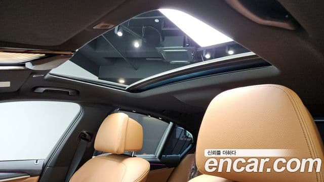 BMW 5 Series 2023 — ფოტო 17/20