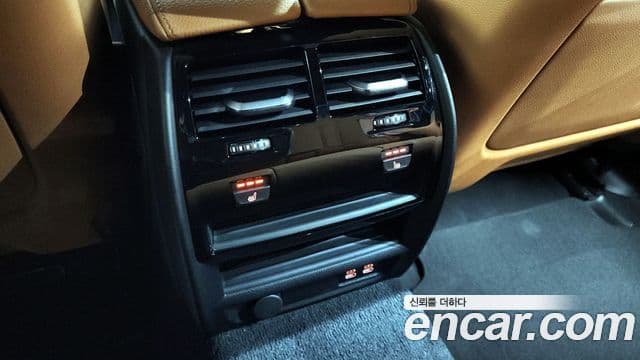 BMW 5 Series 2023 — ფოტო 18/20