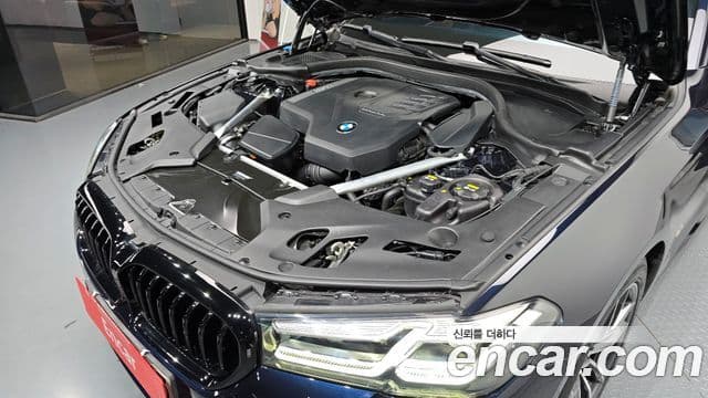 BMW 5 Series 2022 — ფოტო 6/20