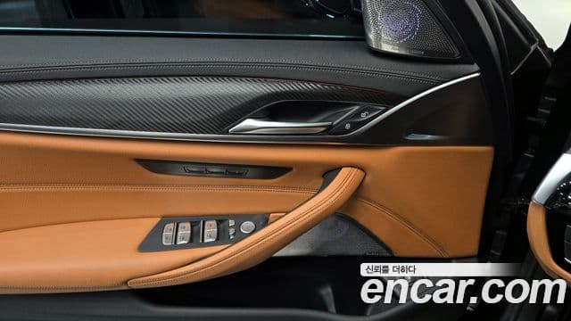 BMW 5 Series 2022 — ფოტო 18/20