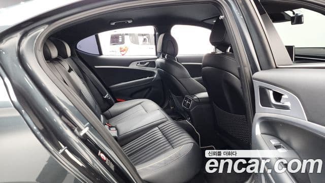 Genesis G70 2019 — ფოტო 12/20