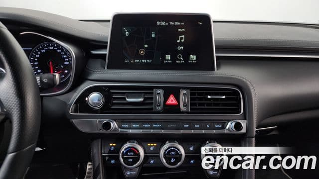 Genesis G70 2019 — ფოტო 15/20