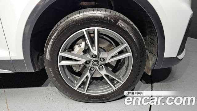 Audi Q5 2022 — ფოტო 5/20