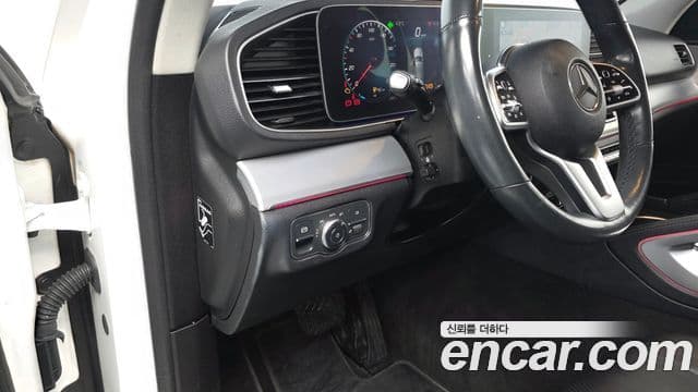 Mercedes-Benz GLE-Class 2019 — ფოტო 13/20