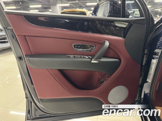 Bentley Bentayga 2020 — Şəkil 10/20