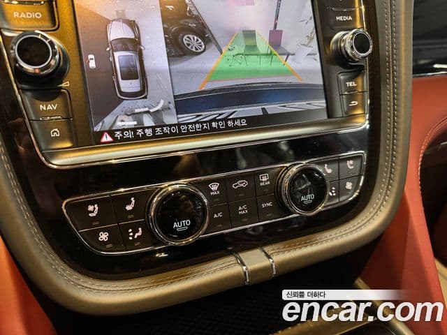 Bentley Bentayga 2020 — ფოტო 12/20