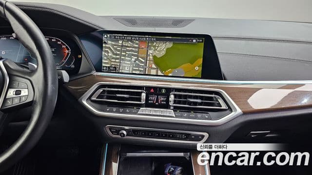 BMW X5 2022 — ფოტო 13/20