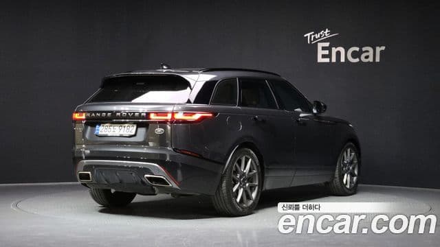 Land Rover Range Rover Velar 2022 — ფოტო 2/20
