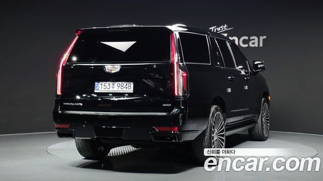 Cadillac Escalade 2023 — Фото 2/20