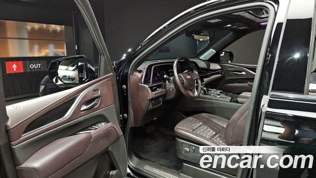 Cadillac Escalade 2023 — Фото 10/20