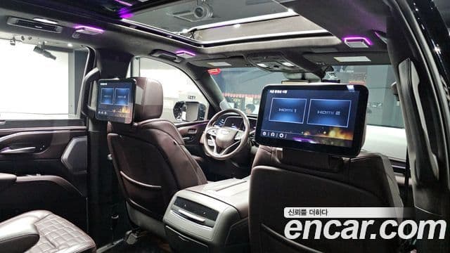 Cadillac Escalade 2023 — Фото 17/20