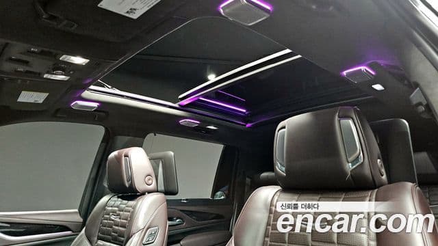Cadillac Escalade 2023 — Фото 18/20