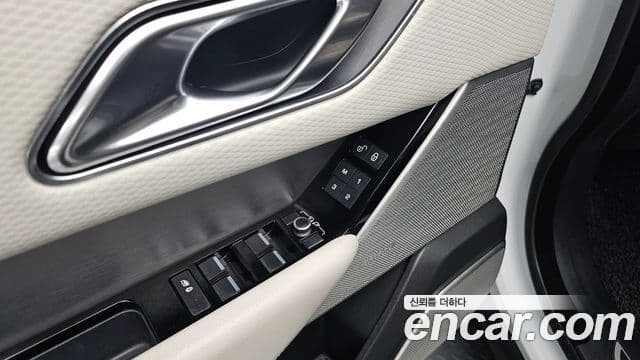 Land Rover Range Rover Velar 2018 — Фото 17/20